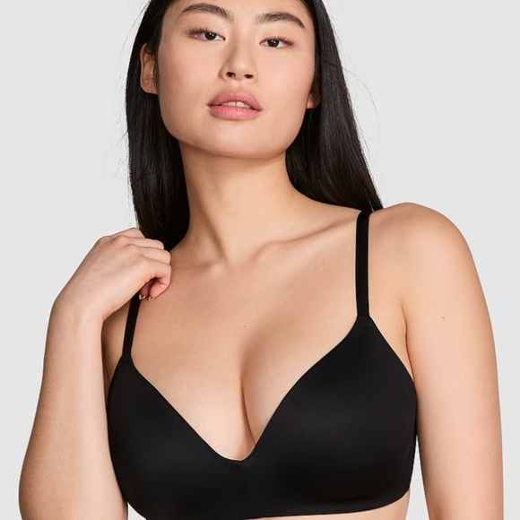VICTORIA'S SECRET Wireless Wear Everywhere Black T-shirt Bra NWT New - Size 36B - Picture 1 of 6